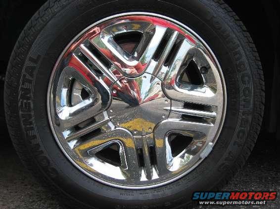 front_wheel.jpg factory painted silver caliper