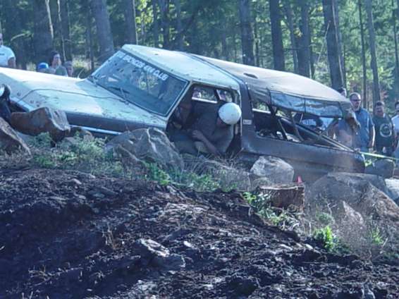 4x4_wars_101302_145.jpg Bernie looking out the side