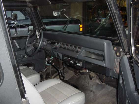 franks_jeep_is_home_020.jpg Interior shot