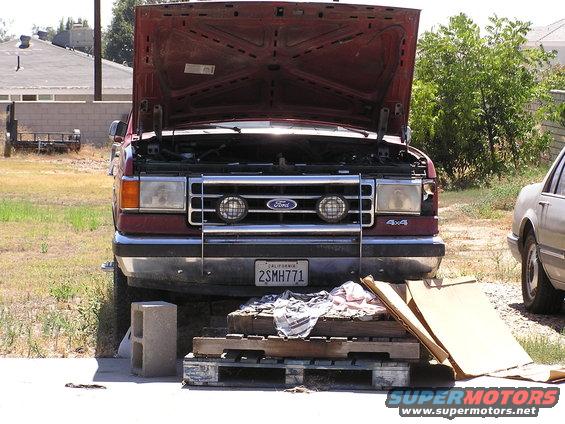 bronco-gregs.jpg This is a pic of a repair session, I had the pallets to make it easier to get working on the engine