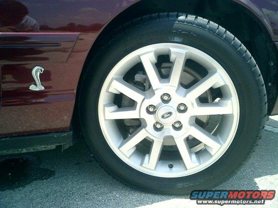 2k4-(43).jpg up close of new rims

Rims Ford Explorer Sport Trac Limited 18x8

Tires BFG G-Force KDW 235/5/0/18 all 4