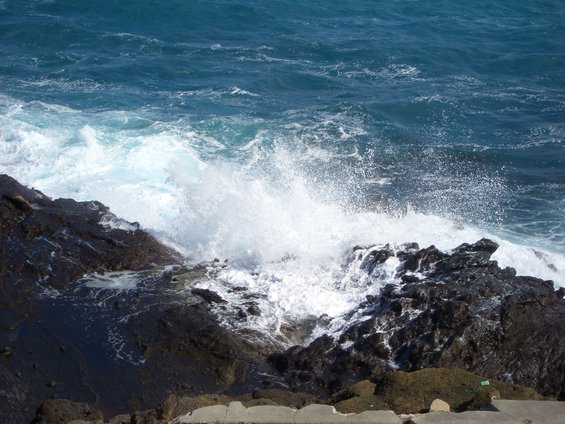 cimg0314.jpg blow hole hawaii