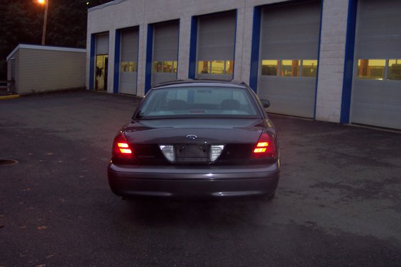 2000-crown-victoria-012.jpg 