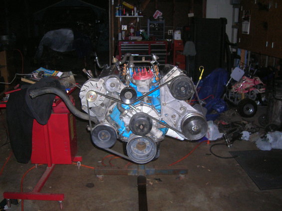 dscn2001.jpg motor ready to go in...front shot showing drive belt rout