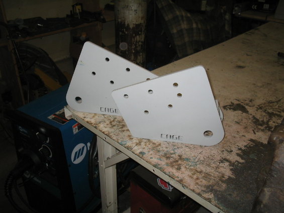 cage-arm-brackets.jpg 