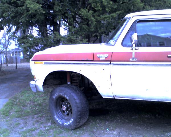 78-bronco-front-left-quarter-side-view.jpg 