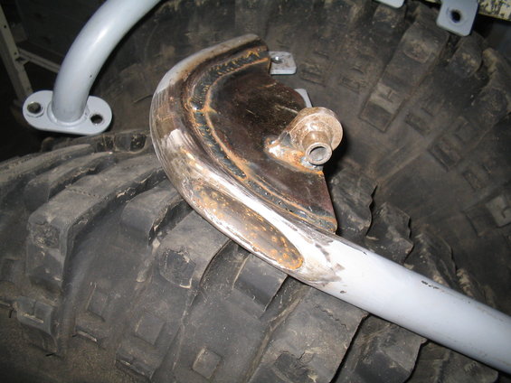 suspension-overhaul-007.jpg cut to clearance the larger 99 F350 brake booster