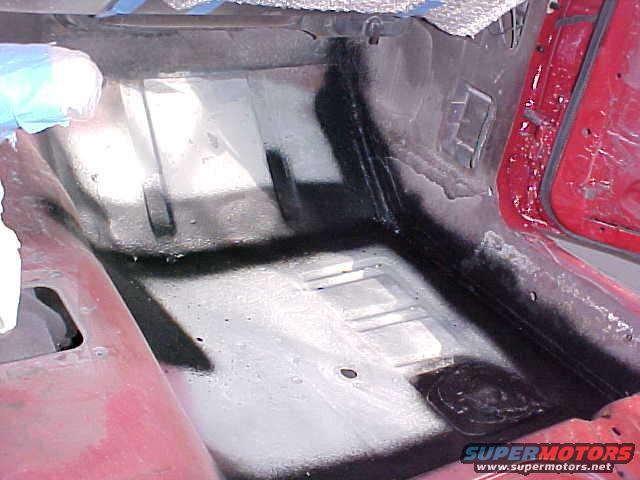 mvc020s.jpg Pasenger side gets cleaned up and resealed too.