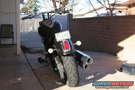 bike-(3).jpg Chopped rear fender, Harley Tombstone tail light with license plate frame, and Harely LED run/turn signals.