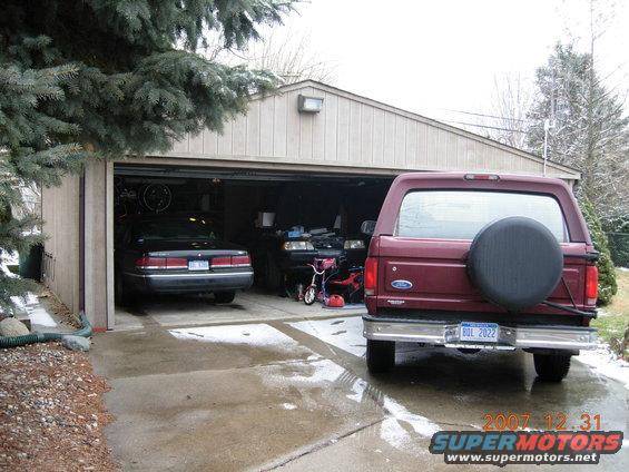 dscn1762.jpg garage and  most of the fleet