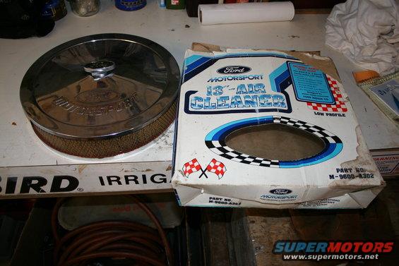 img_1127.jpg Air cleaner/box