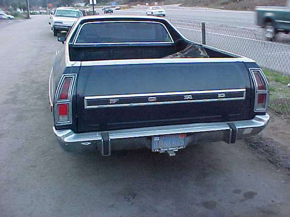 mvc111s.jpg stock ranchero tail gate!