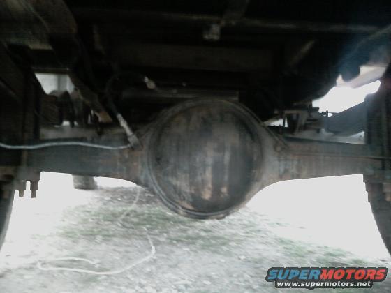 image_022b.jpg need to ID this axle.. it's under my 66 f-250   Any ideas? 