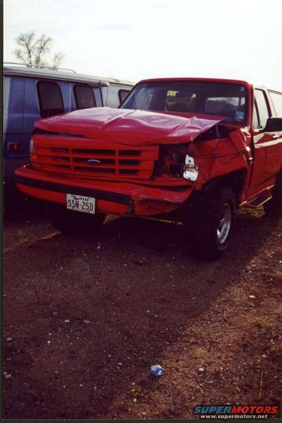 wrecked_95_bronco_3.jpg Ouch!