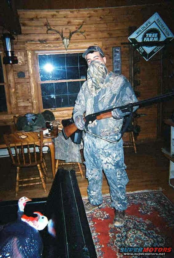 hunt18.jpg Dan fully camoed.