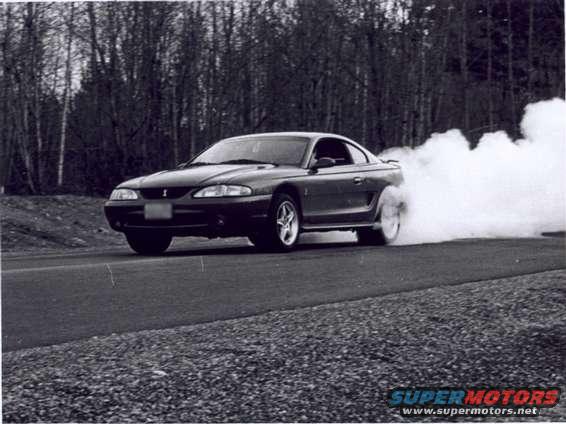 blk_wht_smk.jpg Burnout pic a buddy took with a 35mm.