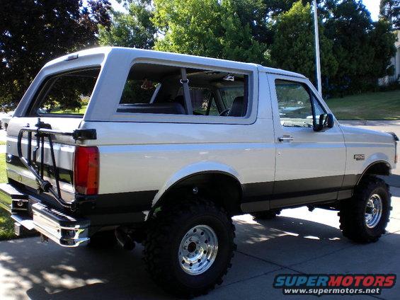 new-june-08-bronco-pics-013.jpg Tossing around some great ideas on how to fabricate some vinyl side windows to keep in the rig in case of emergency!