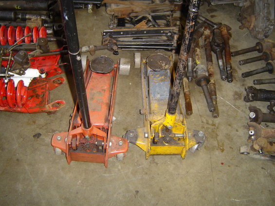 63008-052.jpg Floor jacks $50 each