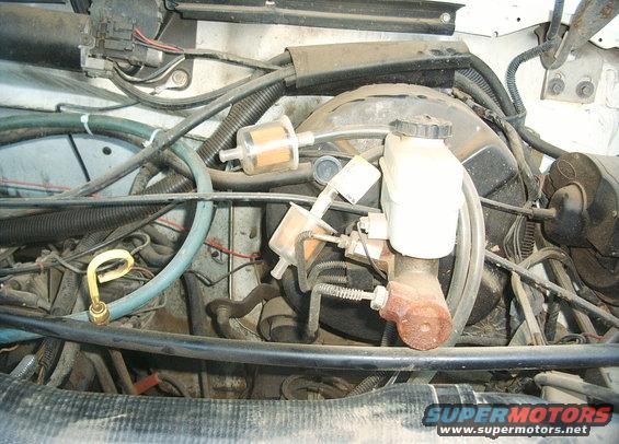 picture-063.jpg Tubing hooked to two fuel filters bought at Ace Hardware.