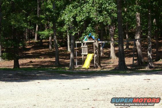 uncle-bills-008.jpg playground