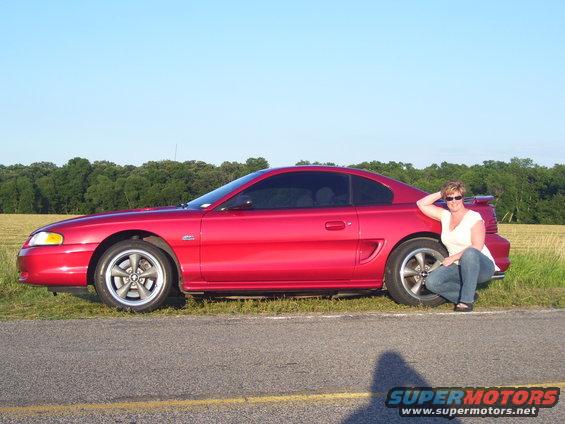 robyn-and-sally-2.jpg Robyn with her Mustang