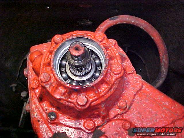 dshaftflange08.jpg NP205 with seal removed