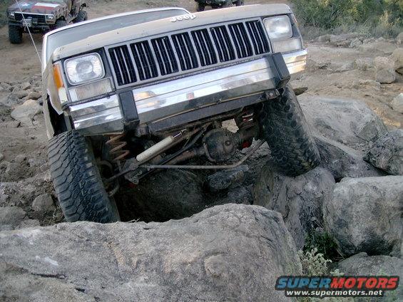 longs-ranch-08-011.jpg Goldielock's broken Jeep Cherokee