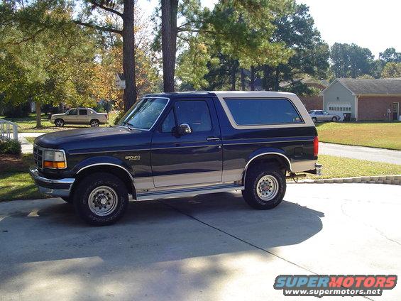 93-bronco-02.jpg 1993 Bronco
5.8L / 351 cu
Still stock. My next project.