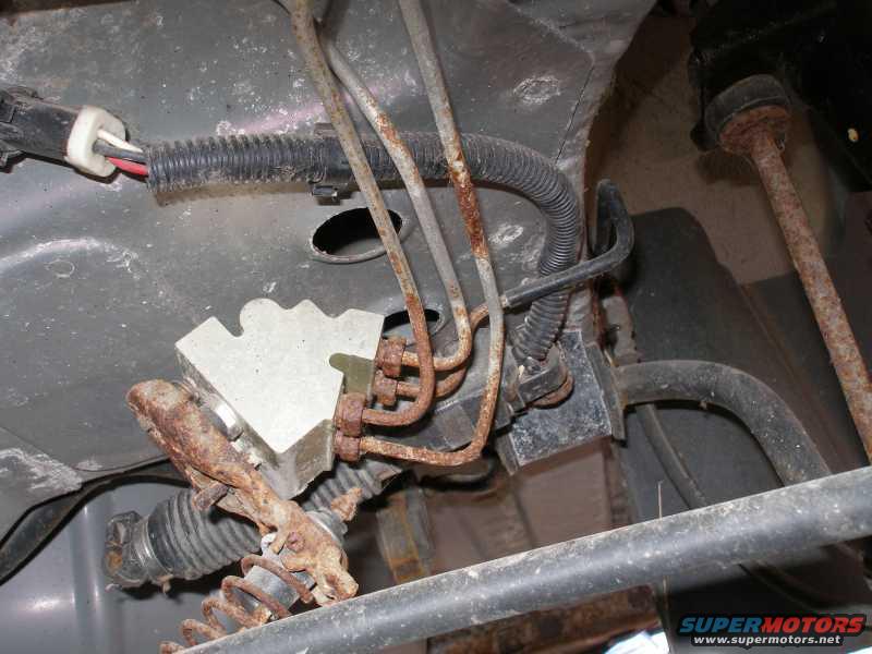 Ford taurus rusted brake lines