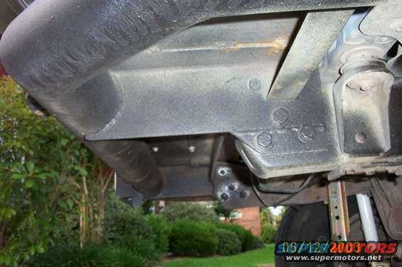 bumper_below.jpg Underneath