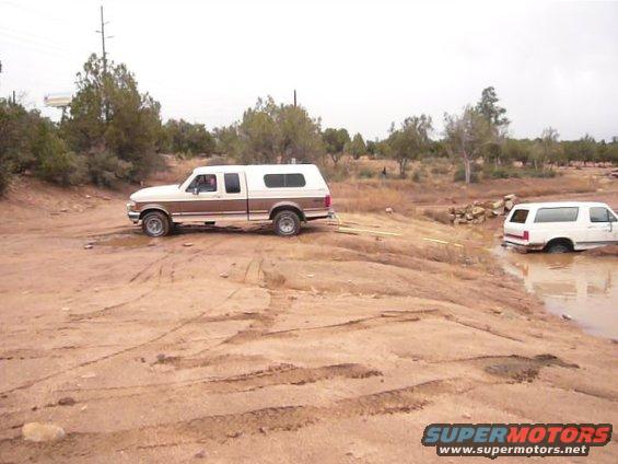 az.-dec.-2008-(35).jpg My 1992 F150  pulling out my Bronco.