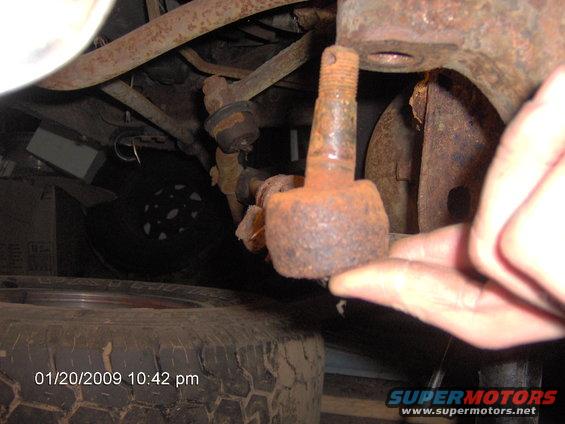 im000068.jpg driver's side outer tie rod.