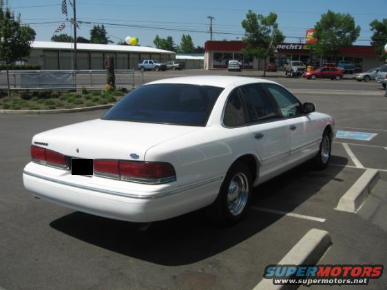 ford-crown-vic-1997-006.jpg Looks good from behind too!