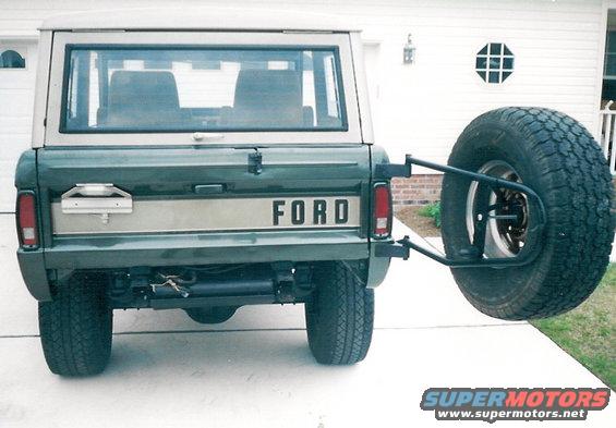 o3.jpg The colors are 2000 Eddie Bauer Expedition Estate Green & Light Prarie Tan.  Note the aftermarket defrost grid in the rear window.