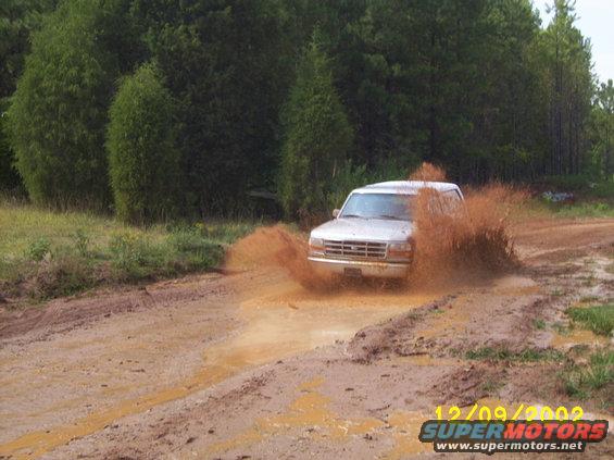 playin-around.jpg Let's see how much mud I can get on top of my Bronco?