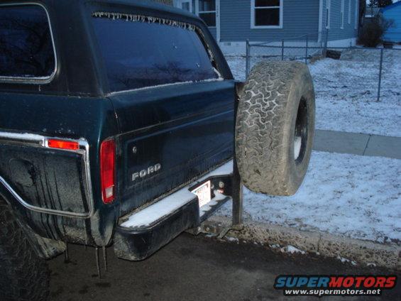 dsc01003.jpg Custom hitch mount tire carrier made from scrap and a jeep spare tire mount redrilled for 5 on 5.5 bolt pattern