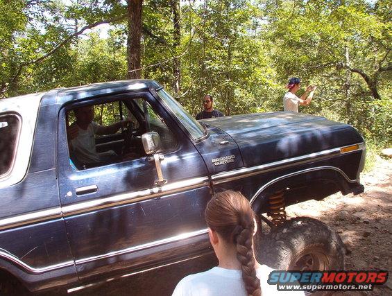 23eaglenestlp3.jpg Rock Garden Loop & Web Wheeler's Loop were too tight for pics, but at the South end of Twin Branch, we met up with the bigger trucks as they came up Eagle's Nest Loop.  Traveler (driving) is talking to his wife, Audra.