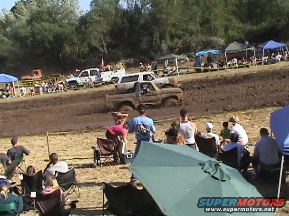 sheridan_mud_drags__set_2_030.jpg We're dead even now. <br>(6/7/2003)