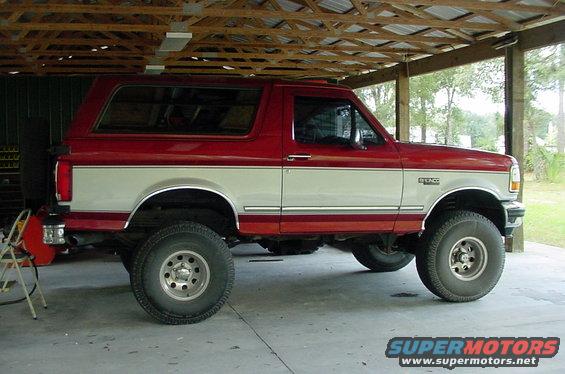 dsc000011.jpg New 6" lift, leaf springs installed.