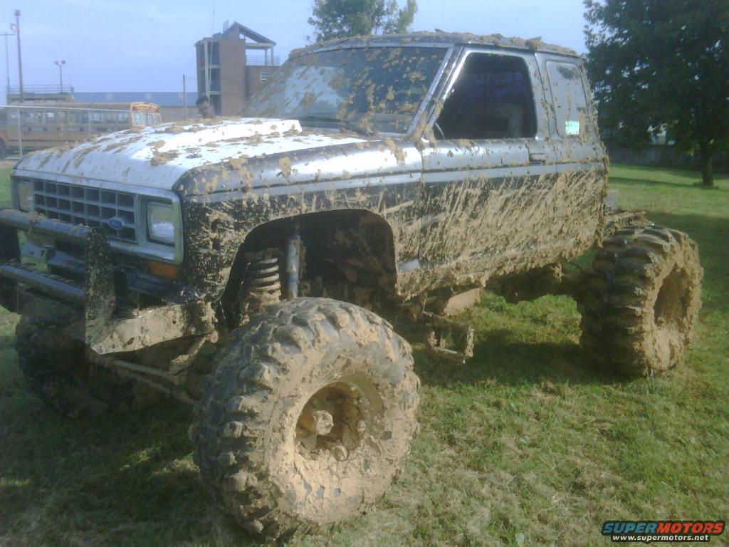 Mudbogging ford rangers