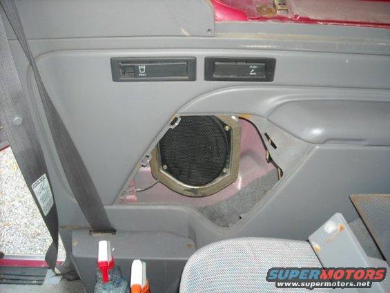 interior-speaker-right.jpg interior speaker right