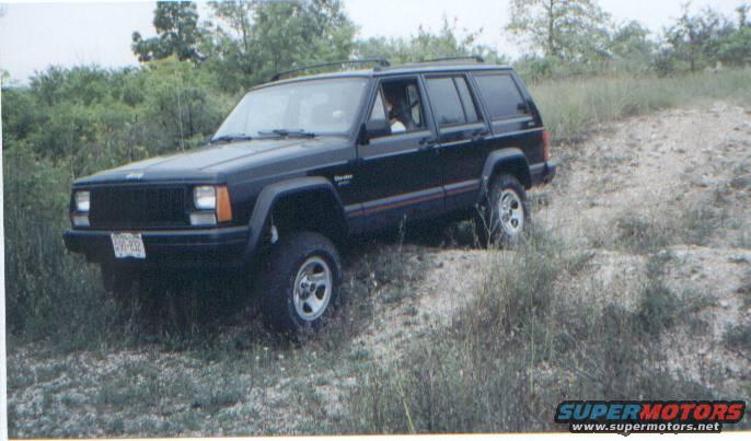 tp-jeep4.jpg Not bad for a little XJ