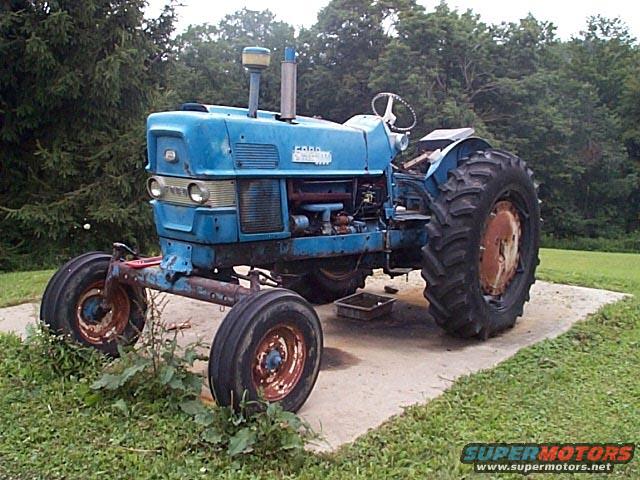 Ford 1900 diesel tractor #1