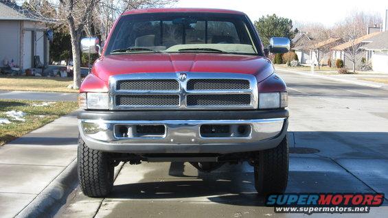 ram-with-nerf-bars-mud-flaps-new-tires-(8).jpg 