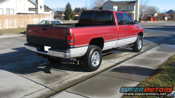 ram-with-nerf-bars-mud-flaps-new-tires-(5).jpg 