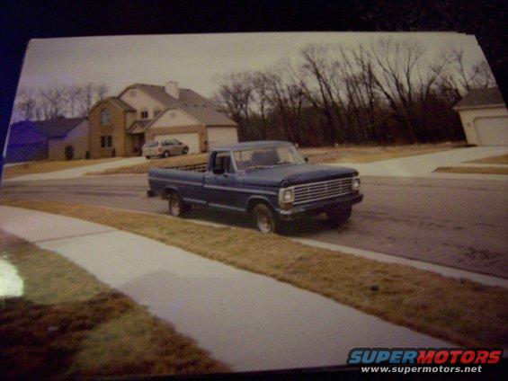 100_3131.jpg Right front of the truck, I'll apologize in this caption for the poor photo quality.  These were taken with a Kodak disposable on a cloudy day and then pictures were taken OF the glossy prints with a C643 EasyShare.  I don't have access to a scanner at the moment.