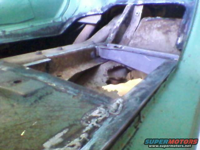 floorboard07.jpg pass. side reenforced with square tubing behind rocker