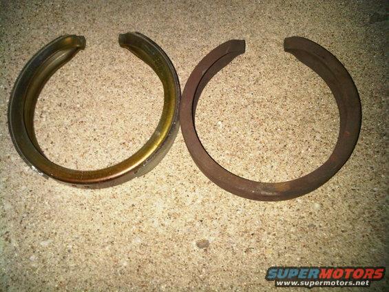 img00053201003262001.jpg E-Brake Shoes (new vs old)