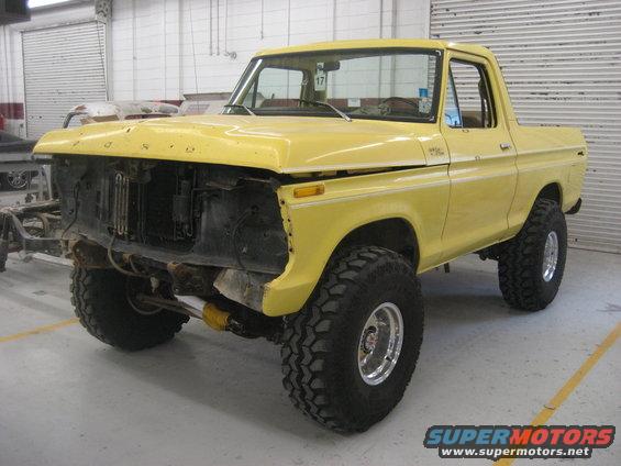 bronco-before-grill-and-paint.jpg 