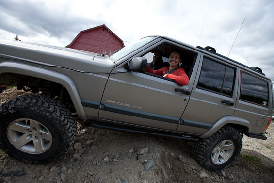 sierranjeep.jpg 